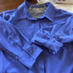 Sporty light weight Columbia button down top.